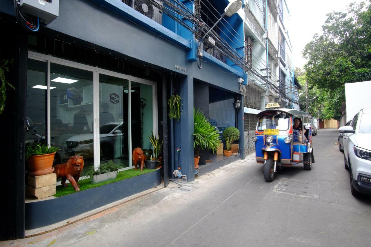 Every Surawong Bangkok Extérieur photo